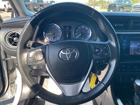 Used 2018 Toyota Corolla SE image 15