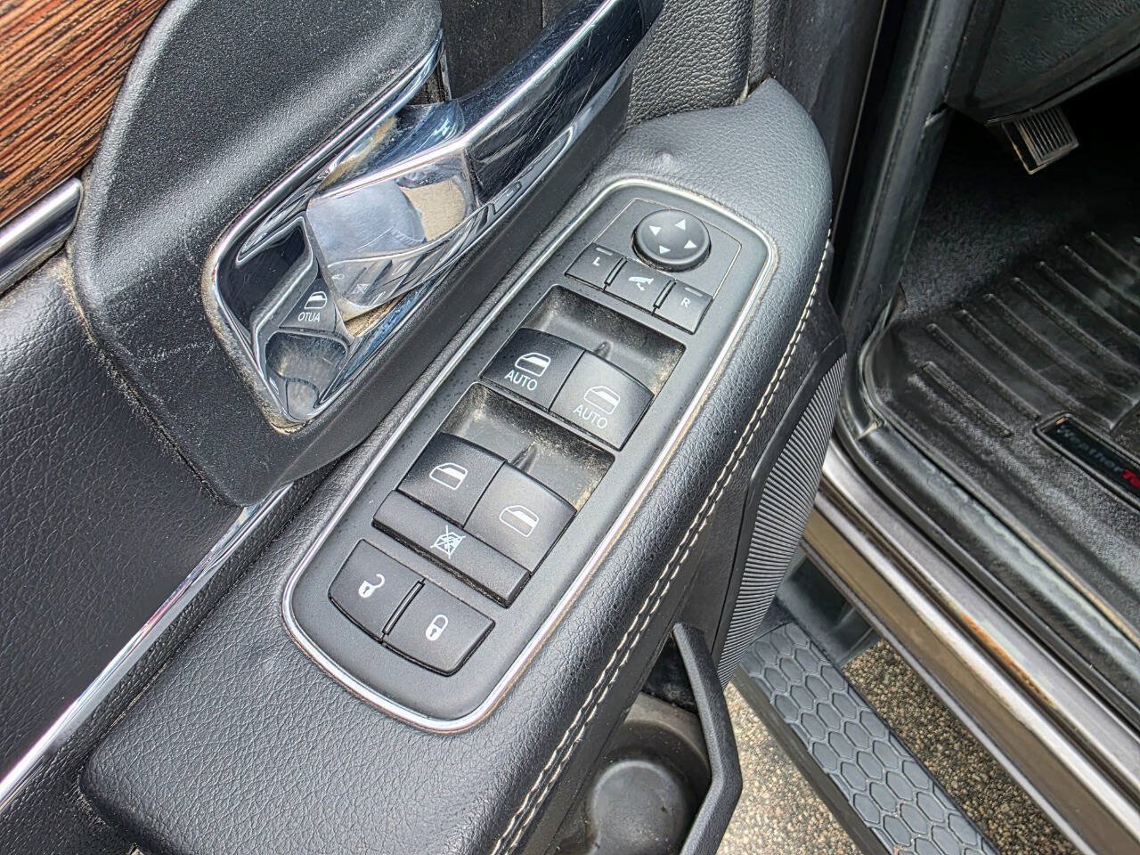 Used 2018 RAM 2500 Laramie w/ Sport Appearance Group AWD/4WD image 12