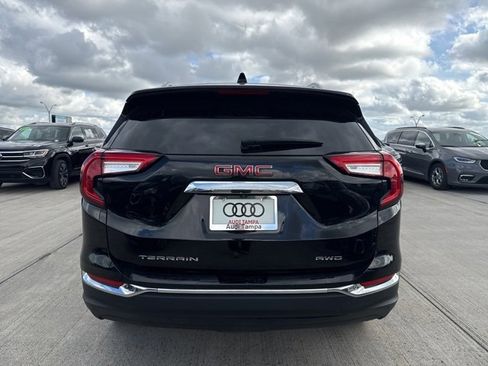 Used 2024 GMC Terrain SLT image 4