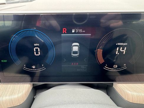 Used 2025 Hyundai Sonata SEL FWD image 23