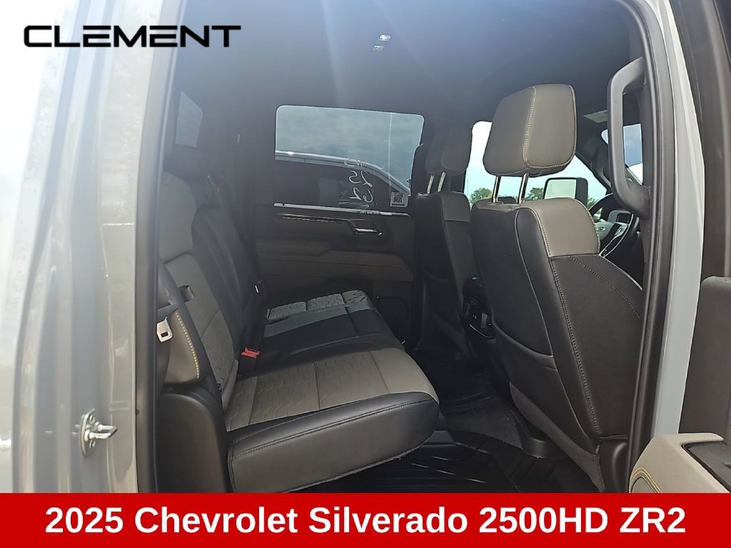Used 2025 Chevrolet Silverado 2500 ZR2 AWD/4WD image 4
