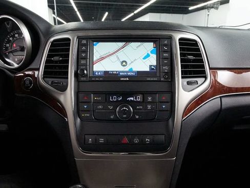 Used 2013 Jeep Grand Cherokee Limited w/ Trailer Tow Group IV AWD/4WD image 18