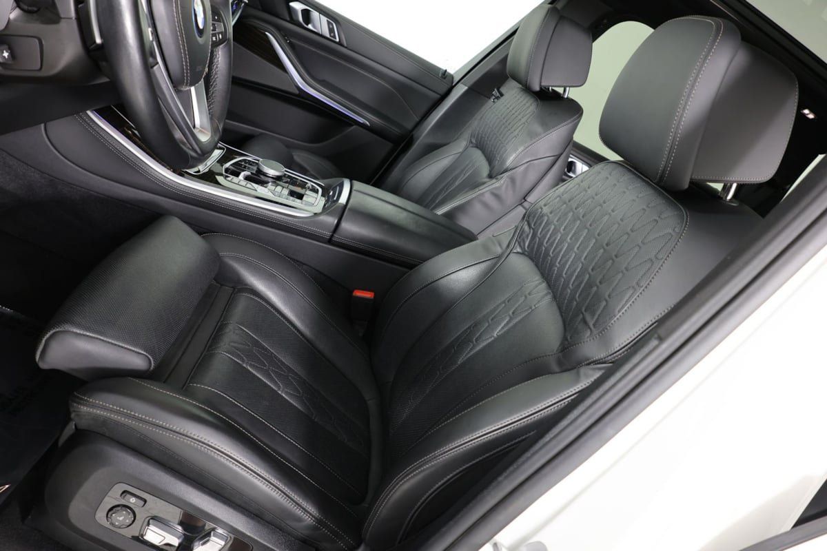 Used 2025 BMW X5 xDrive50e AWD/4WD image 10
