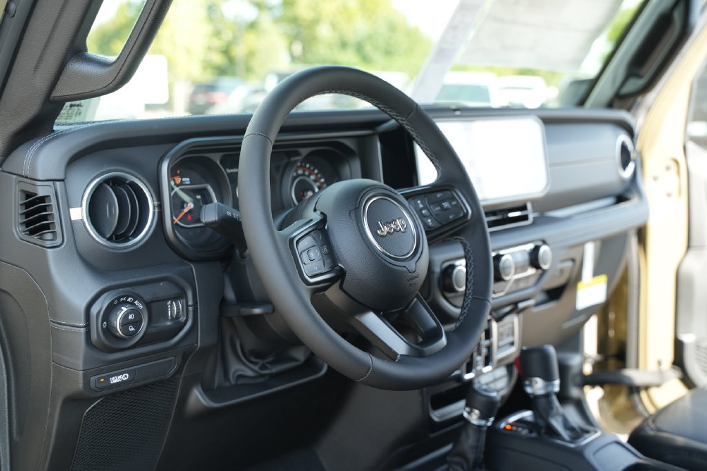 New 2026 Jeep Gladiator Sport AWD/4WD image 24
