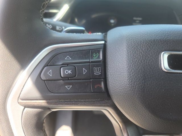Used 2024 Jeep Grand Cherokee Limited w/ Luxury Tech Group II AWD/4WD image 31