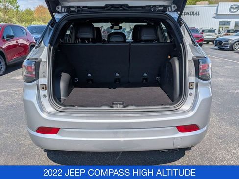 Used 2022 Jeep Compass High Altitude AWD/4WD image 30
