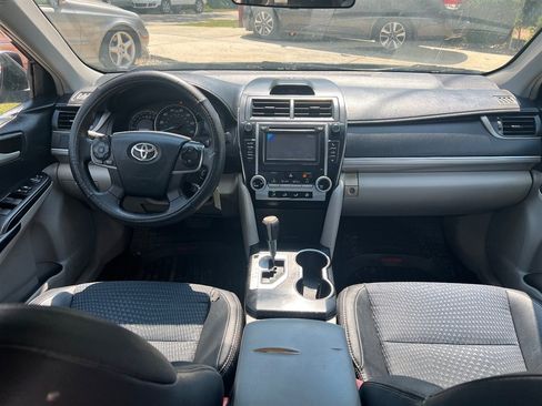Used 2012 Toyota Camry LE FWD image 16