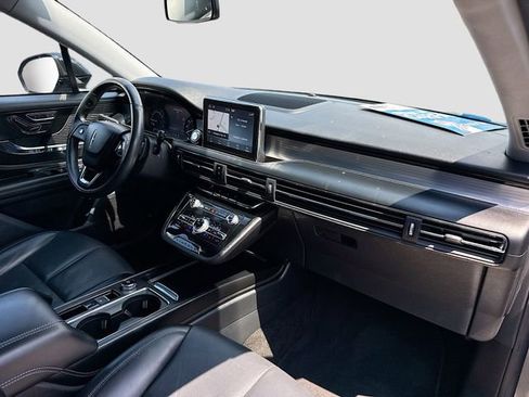 Used 2022 Lincoln Corsair AWD w/ Premium Package image 30