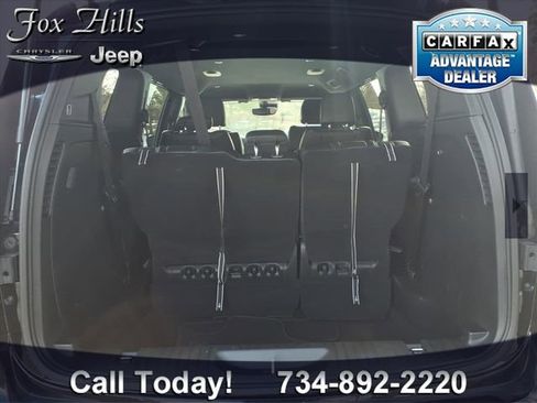 Used 2026 Chrysler Pacifica Select image 10