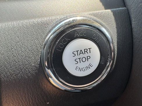 Used 2024 Nissan Armada SL w/ Captain's Chairs Package image 24