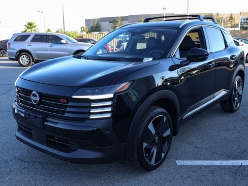 New 2025 Nissan Kicks SR image 8