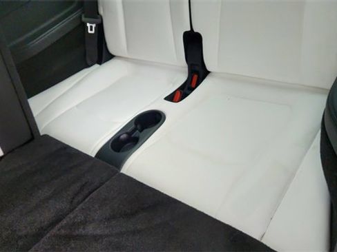 Used 2024 Tesla Model Y Long Range image 31