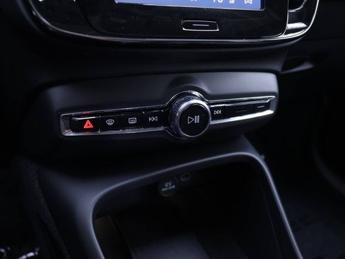 Certified 2026 Volvo XC40 B5 Plus w/ Protection Package Premier image 9