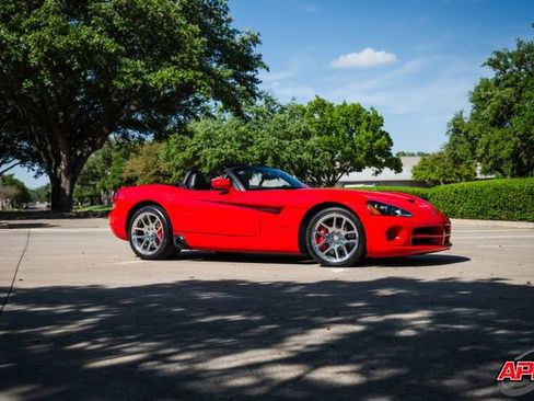 Used 2004 Dodge Viper SRT-10 RWD image 18