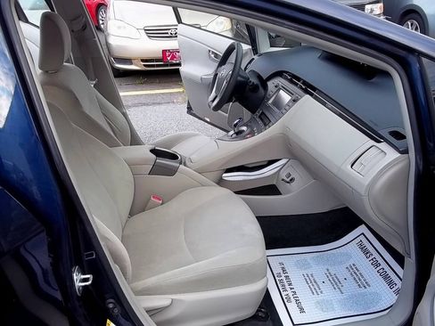 Used 2014 Toyota Prius Three FWD image 11