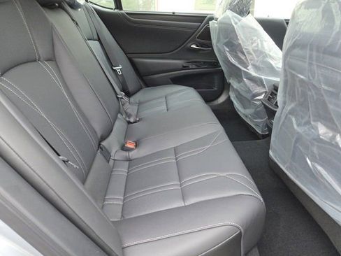 New 2025 Lexus ES 350 Ultra Luxury image 6