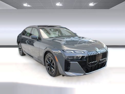 New 2026 BMW i7 eDrive50 w/ M Sport Package image 7