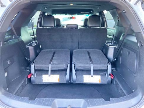 Used 2016 Ford Explorer XLT w/ Equipment Group 202A FWD image 28