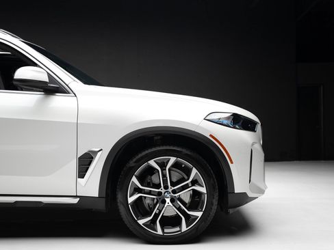 Used 2024 BMW X5 sDrive40i w/ Premium Package RWD image 39