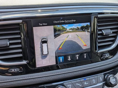 Used 2020 Chrysler Pacifica Limited w/ Advanced Safetytec Group FWD image 22