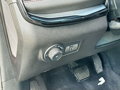 Used 2024 Jeep Compass Trailhawk image 10