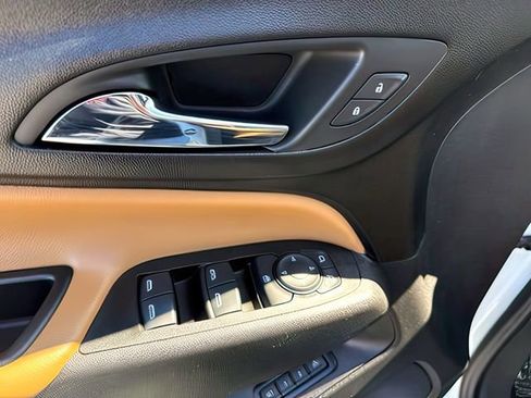 Used 2021 Chevrolet Equinox Premier AWD/4WD image 21