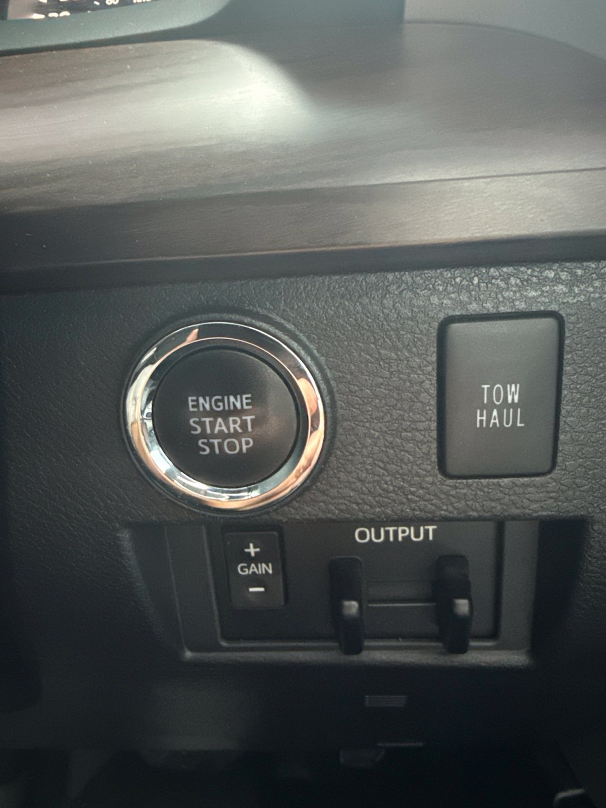 Used 2020 Toyota Tundra Limited w/ Limited Premium Package AWD/4WD image 24