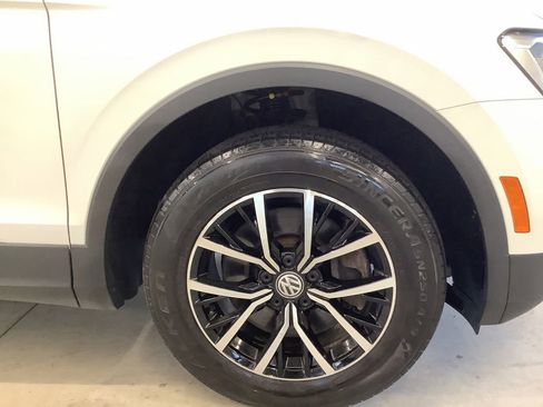 Used 2021 Volkswagen Tiguan SE w/ Panoramic Sunroof Package AWD/4WD image 19