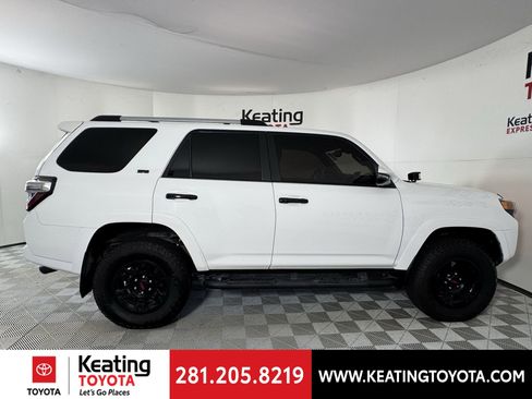 Used 2023 Toyota 4Runner SR5 Premium image 3