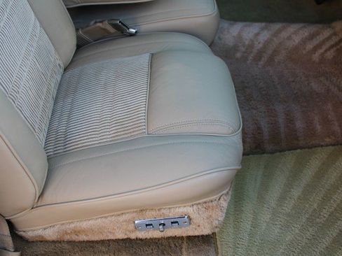 Used 1990 Jeep Grand Wagoneer image 70