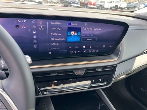 Certified 2025 Buick Envision Avenir AWD/4WD image 32