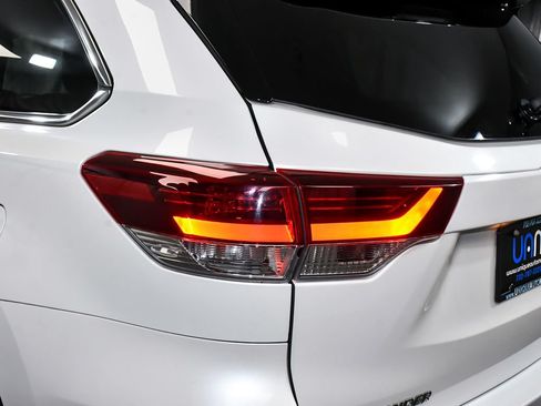 Used 2019 Toyota Highlander SE AWD/4WD image 75