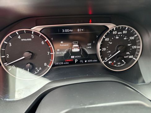 Used 2025 Nissan Rogue SV FWD image 36