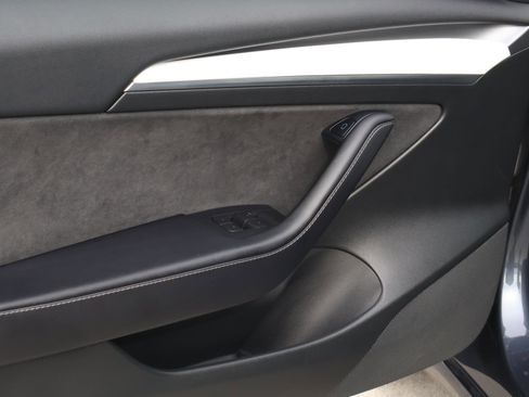 Used 2023 Tesla Model 3 Standard Range image 14