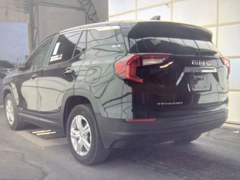 Used 2024 GMC Terrain SLE FWD image 5