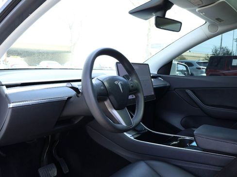 Used 2020 Tesla Model Y Long Range image 2