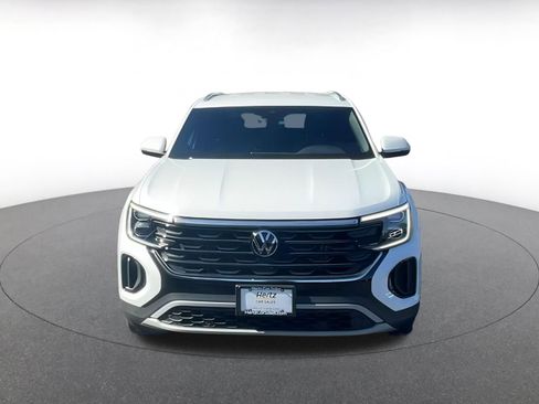 Used 2025 Volkswagen Atlas Cross Sport SE image 4