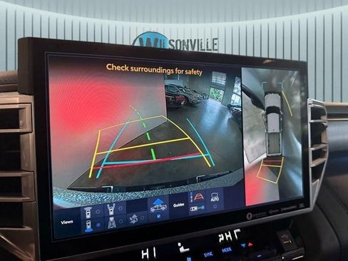 Used 2024 Toyota Tundra Platinum image 3