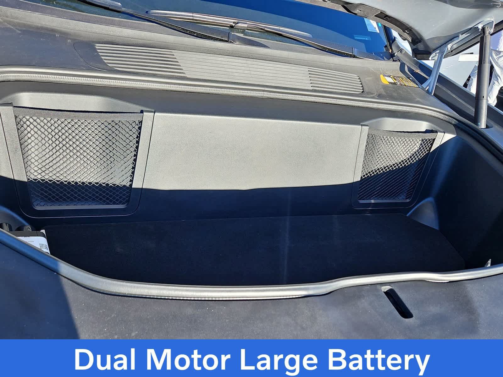 Used 2025 Rivian R1S Adventure Dual AWD/4WD image 13