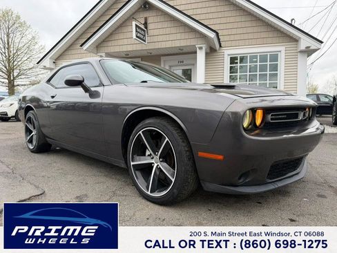 Used 2015 Dodge Challenger SXT w/ Super Sport Group (SS/T) RWD image 1
