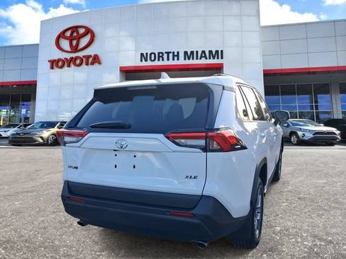Used 2024 Toyota RAV4 XLE w/ Convenience Package FWD image 4