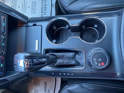 Used 2018 Ford Explorer Limited image 18