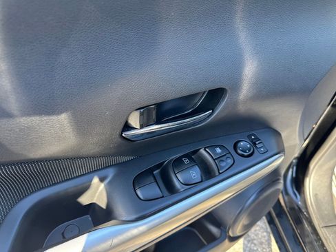 Used 2020 Nissan Kicks SV image 14