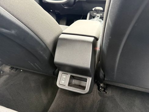 Used 2025 Kia K4 LXS image 23