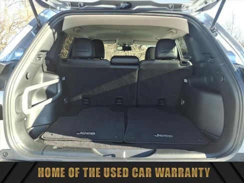 Used 2018 Jeep Cherokee Latitude Plus image 31