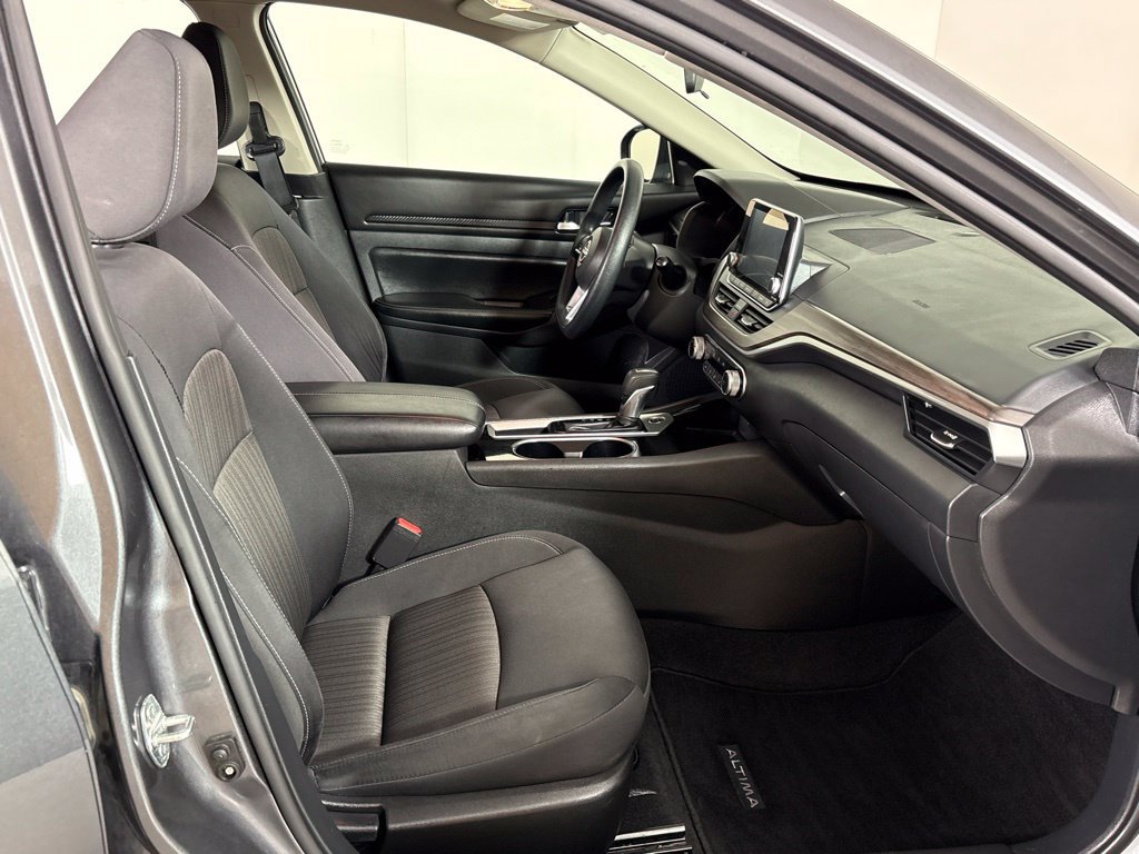 Used 2024 Nissan Altima 2.5 SV FWD image 15
