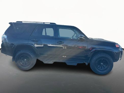 Used 2018 Toyota 4Runner TRD Off-Road Premium image 2