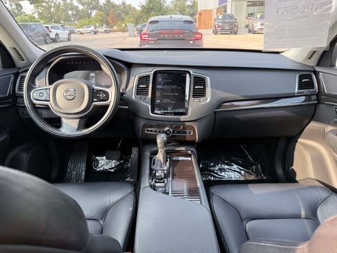 Used 2018 Volvo XC90 T5 Momentum w/ Convenience Package FWD image 16