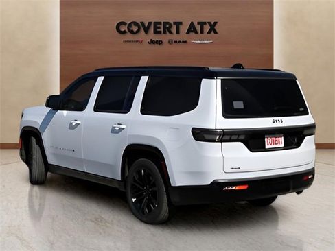 New 2026 Jeep Grand Wagoneer Summit image 3