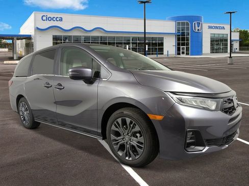 New 2026 Honda Odyssey Touring image 5